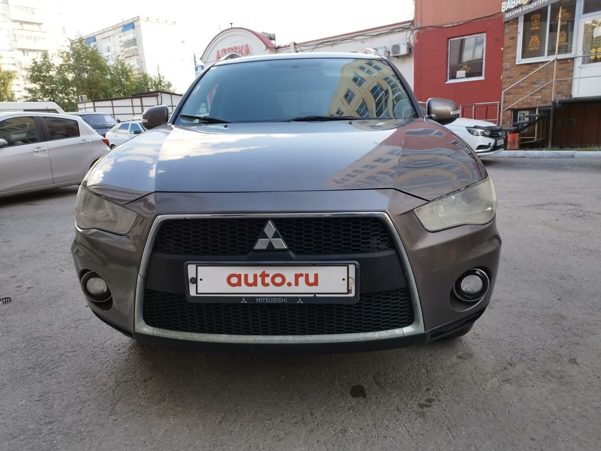 Купить б/у Mitsubishi Outlander II Рестайлинг 2.4 CVT (170 л.с.) 4WD ...
