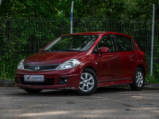 2011 Nissan Tiida I Рестайлинг, красный, 510000 рублей, вид 1