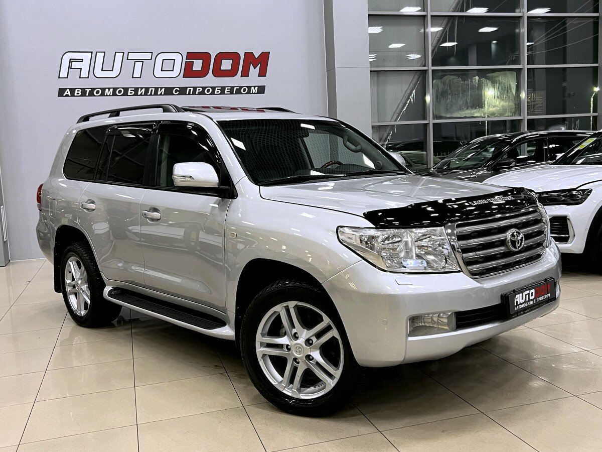 Купить б/у Toyota Land Cruiser 200 Series 4.5d AT (235 л.с.) 4WD дизель  автомат в Красноярске: серебристый Тойота Ленд Крузер 200 Series  внедорожник 5-дверный 2008 года на Авто.ру ID 1121788002