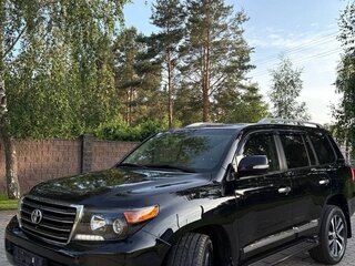 2015 Toyota Land Cruiser 200 Series Рестайлинг 1, чёрный, 4300000 рублей, вид 1