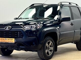 2023 Lada (ВАЗ) Niva I Рестайлинг (Travel), зелёный, 1025000 рублей, вид 1