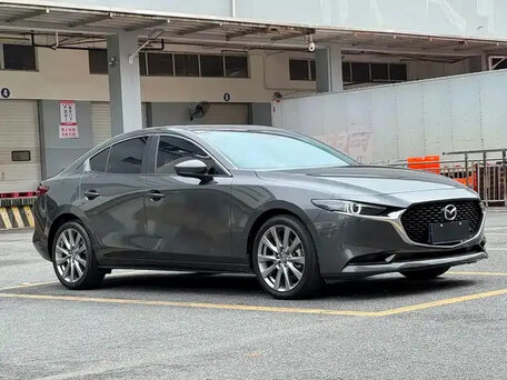 2022 Mazda 3 Axela IV (BP), чёрный, 1376000 рублей, вид 3