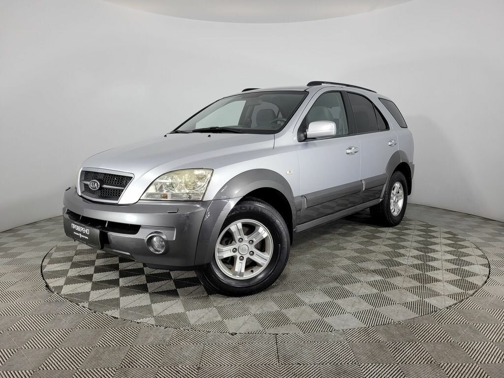 Купить б/у Kia Sorento I 2.4 MT (139 л.с.) 4WD бензин механика в Москве: серебри