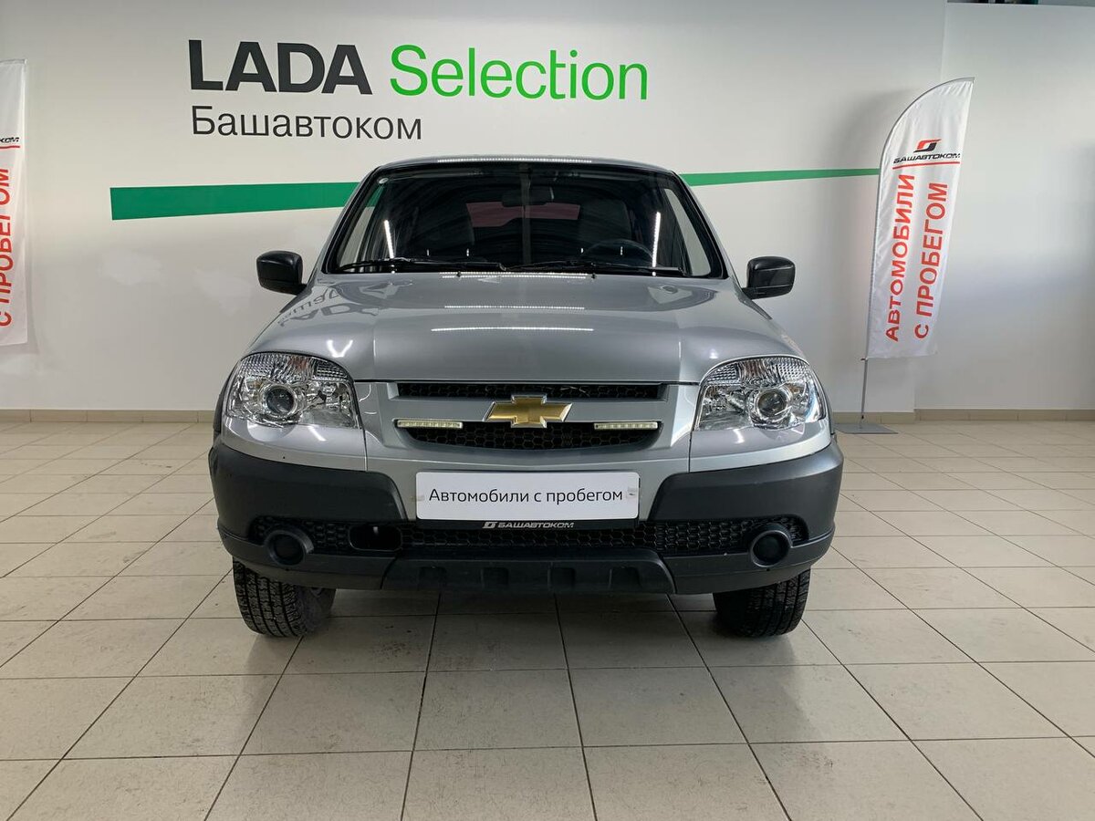Купить б/у Chevrolet Niva I Рестайлинг 1.7 MT (80 л.с.) 4WD бензин ...