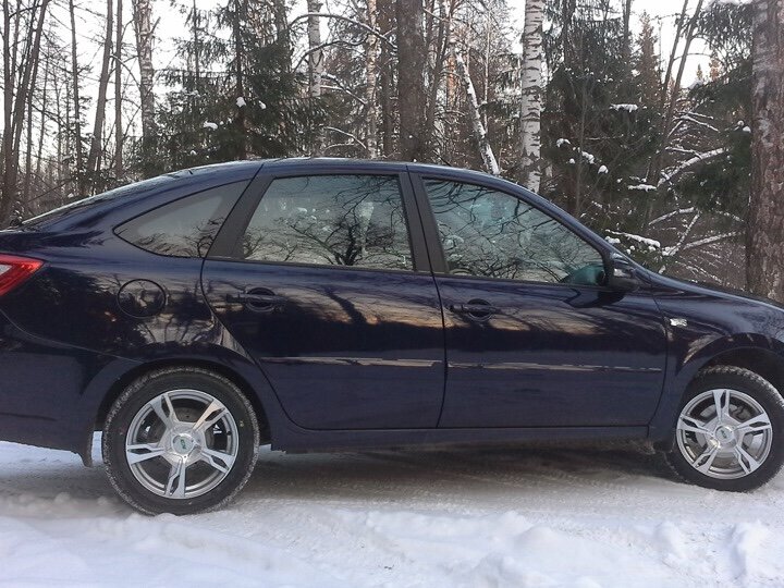Гранта лифтбек на дисках фото Купить б/у Lada (ВАЗ) Granta I 1.6 MT (87 л.с.) бензин механика в Сарове: синий 