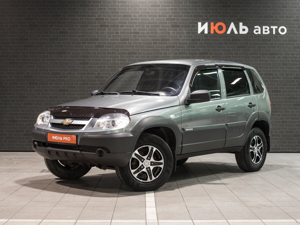 Купить б/у Chevrolet Niva I Рестайлинг 1.7 MT (80 л.с.) 4WD бензин ...