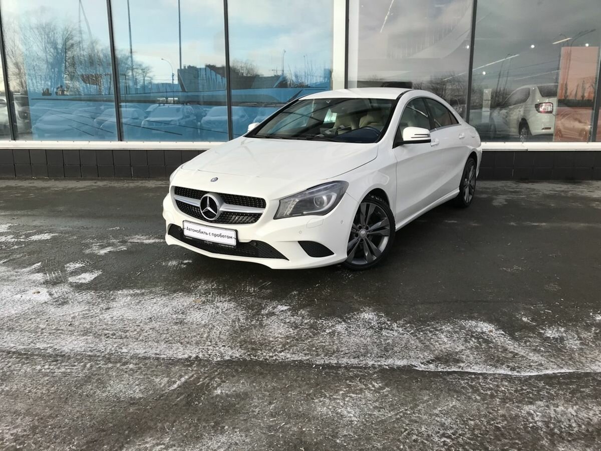 Мерседес CLA 200 белый