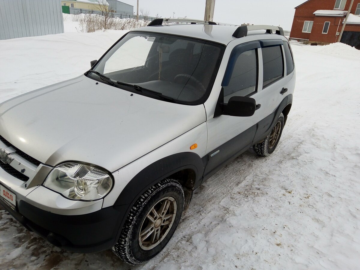 Купить б/у Chevrolet Niva I Рестайлинг 1.7 MT (80 л.с.) 4WD бензин ...