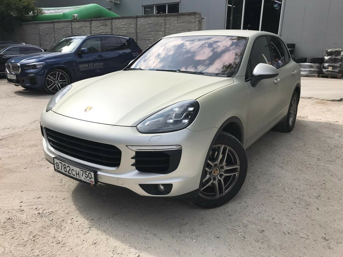 Порше Кайен в стразах