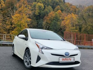 2016 Toyota Prius IV (XW50), белый, 1800000 рублей, вид 1
