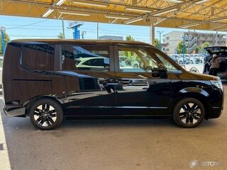 2022 Honda Stepwgn VI, чёрный, 1995000 рублей, вид 5