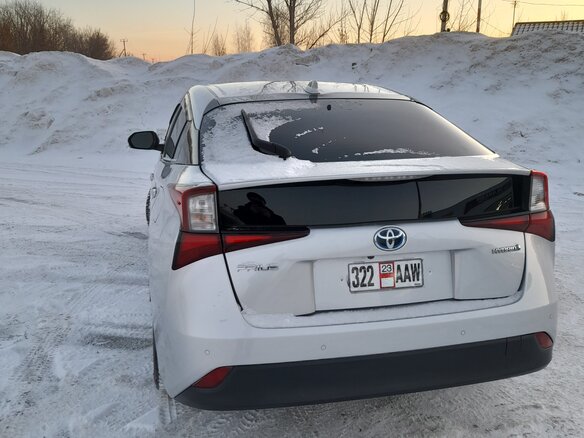 2020 Toyota Prius IV Рестайлинг (XW50), серый, 1920000 рублей - вид 4