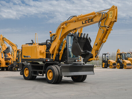 2024 LGCE E7150H, жёлтый, 9990000 рублей, вид 1