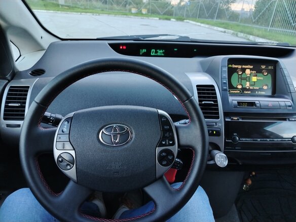 2009 Toyota Prius II Рестайлинг (XW20), красный, 920000 рублей - вид 14