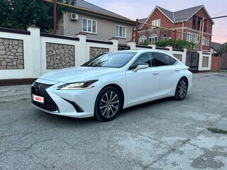 2019 Lexus ES 250 VII, белый, 4800000 рублей, вид 1