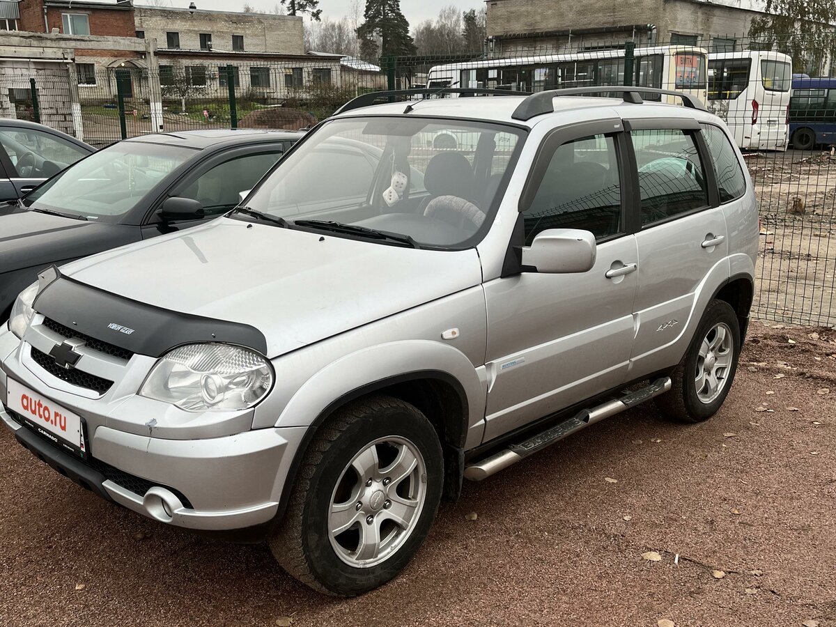 Купить б/у Chevrolet Niva I Рестайлинг 1.7 MT (80 л.с.) 4WD бензин ...