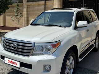 2015 Toyota Land Cruiser 200 Series Рестайлинг 1, белый, 8300000 рублей, вид 1