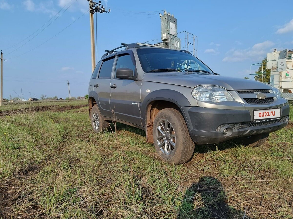 Купить б/у Chevrolet Niva I Рестайлинг 1.7 MT (80 л.с.) 4WD бензин ...