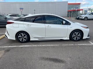 2017 Toyota Prius PHV ZVW52 IV (XW50), белый, 2500000 рублей, вид 1