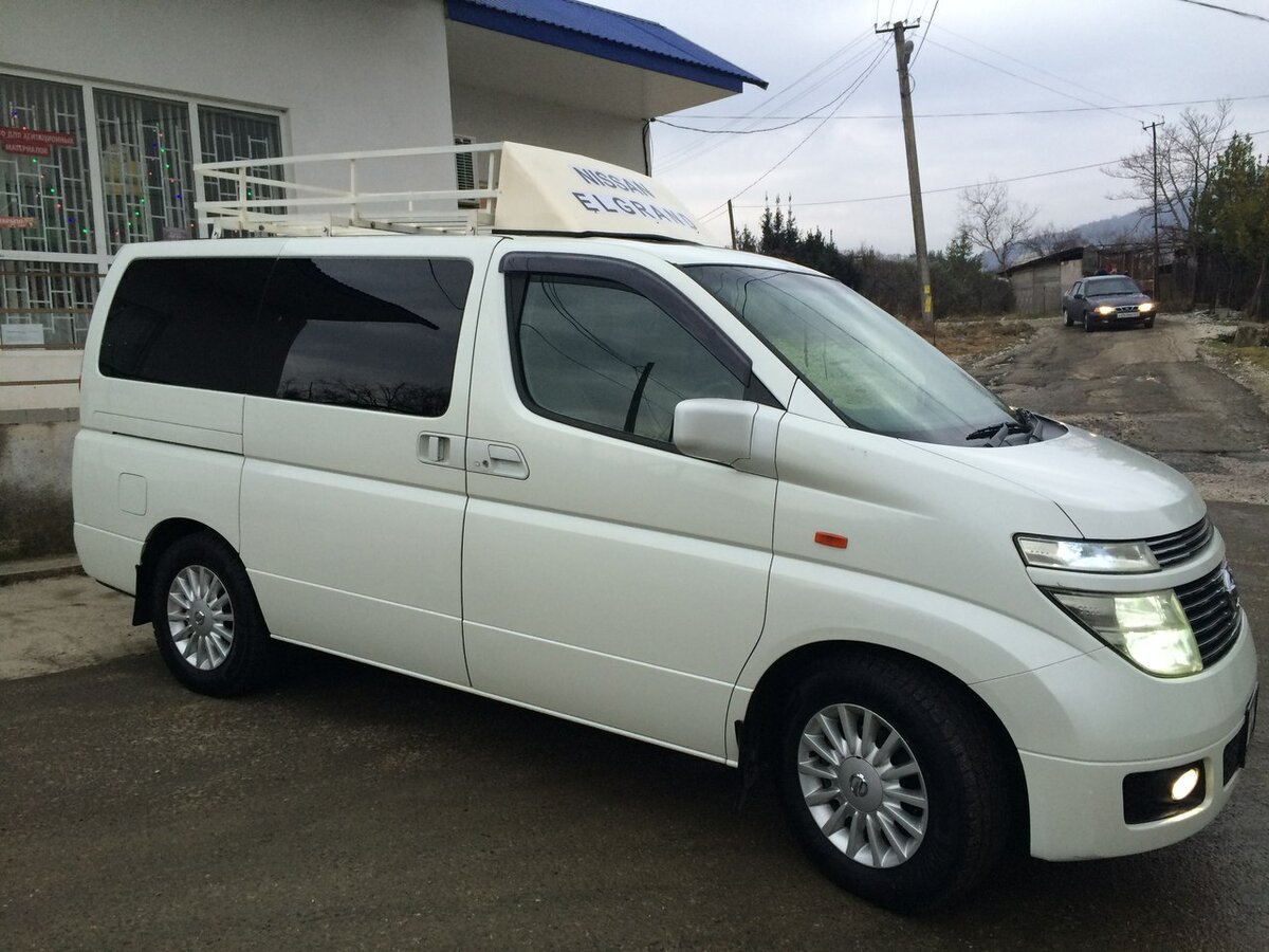 Nissan Elgrand 2004