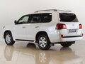 2010 Lexus LX 570 III, белый - вид 1