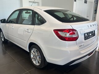 2025 Lada (ВАЗ) Granta I Рестайлинг, белый, 1166000 рублей, вид 4