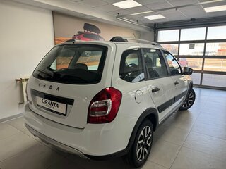 2026 Lada (ВАЗ) Granta Cross I Рестайлинг, белый, 1226000 рублей, вид 1