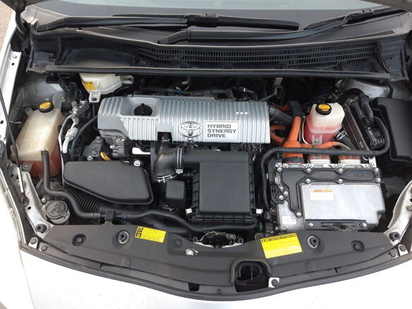 2011 Toyota Prius III (XW30), серебристый, 1299000 рублей - вид 9