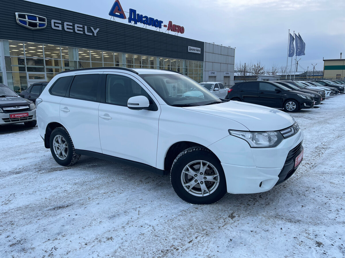 Купить б/у Mitsubishi Outlander III 2.4 CVT (167 л.с.) 4WD бензин ...