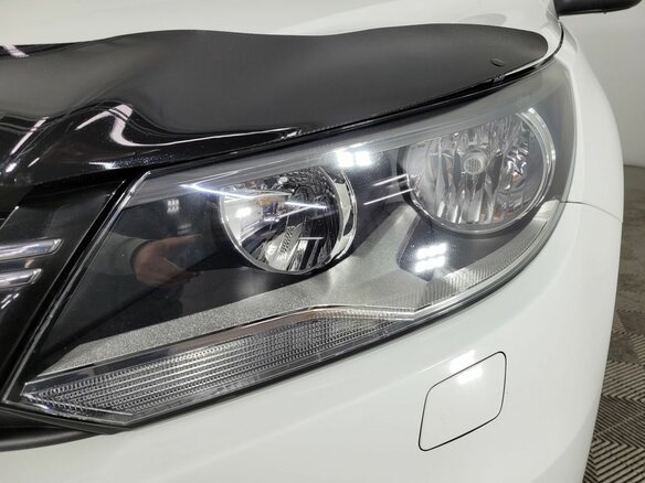 2016 Volkswagen Tiguan I Рестайлинг, белый - вид 3