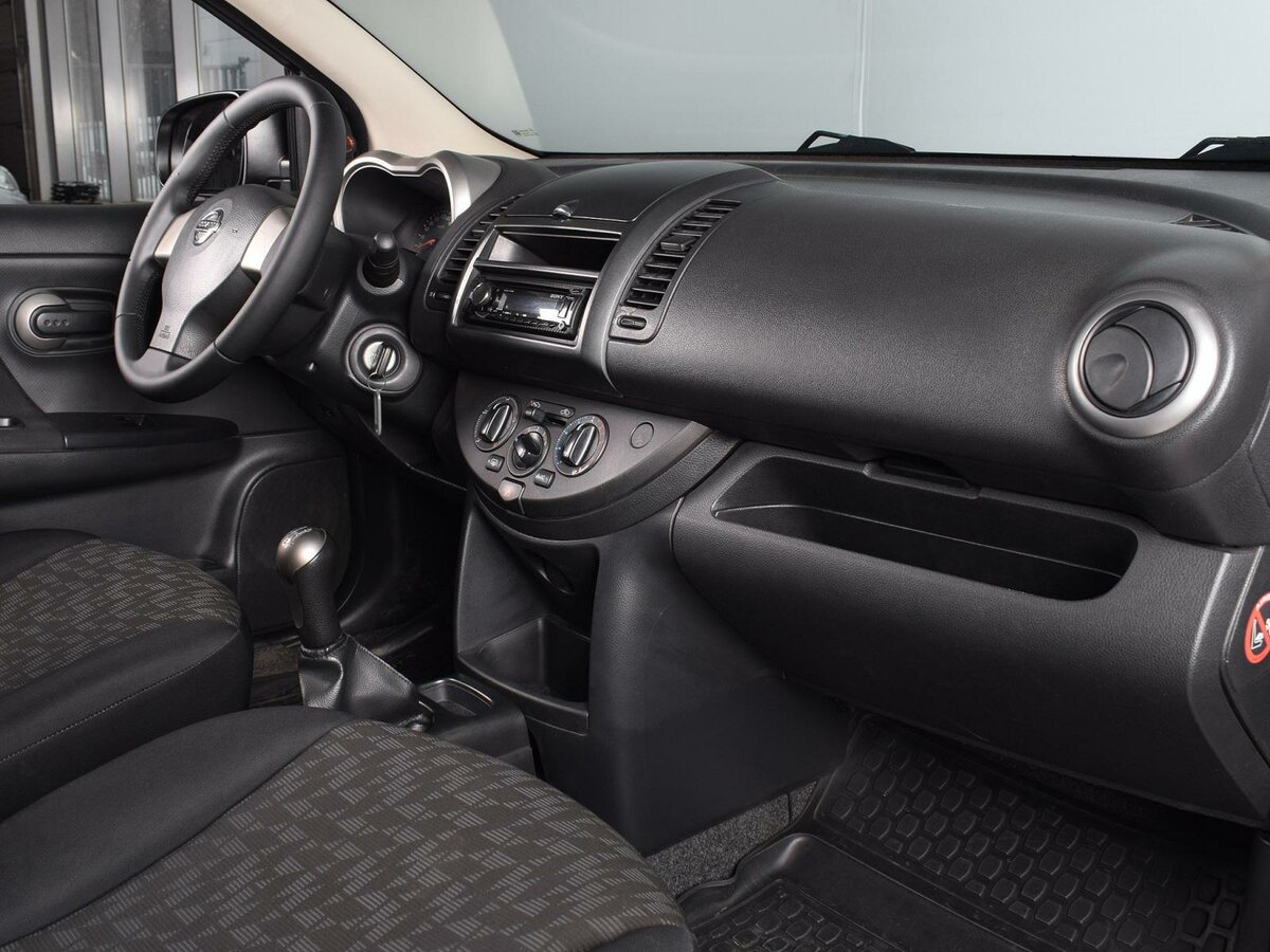 Nissan Note 2008 салон