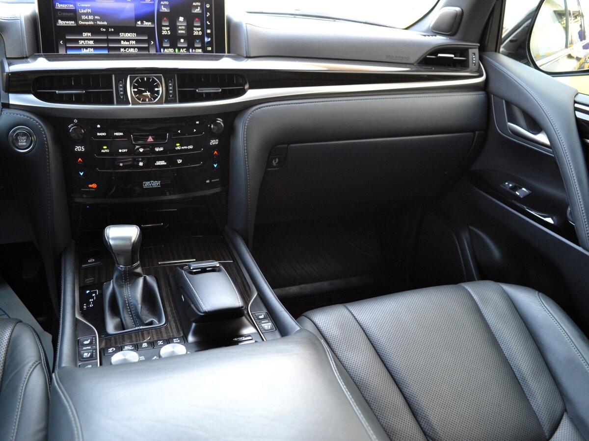 LEXUS LX - фото 11