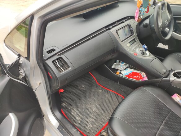 2013 Toyota Prius III Рестайлинг (XW30), серый, 1150000 рублей - вид 6