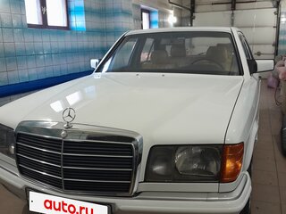 1983 Mercedes-Benz S-Класс 380 II (W126), белый, 1935000 рублей, вид 1