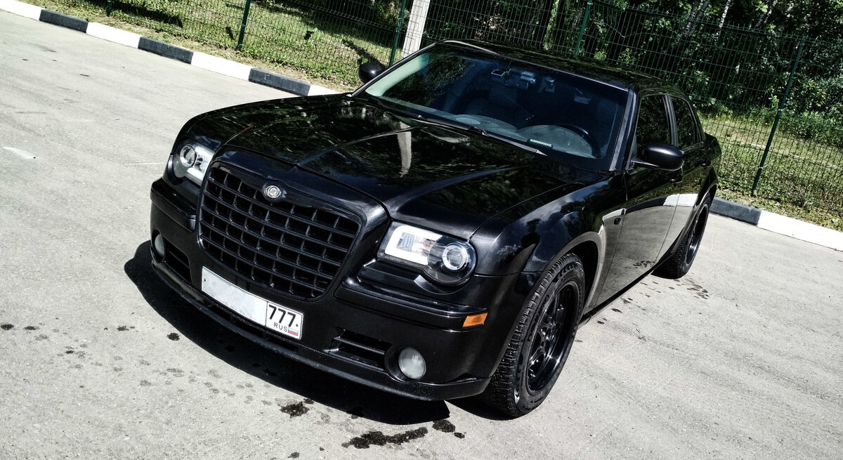 Купить б/у Chrysler 300C I 5.7 AT (340 л.с.) бензин