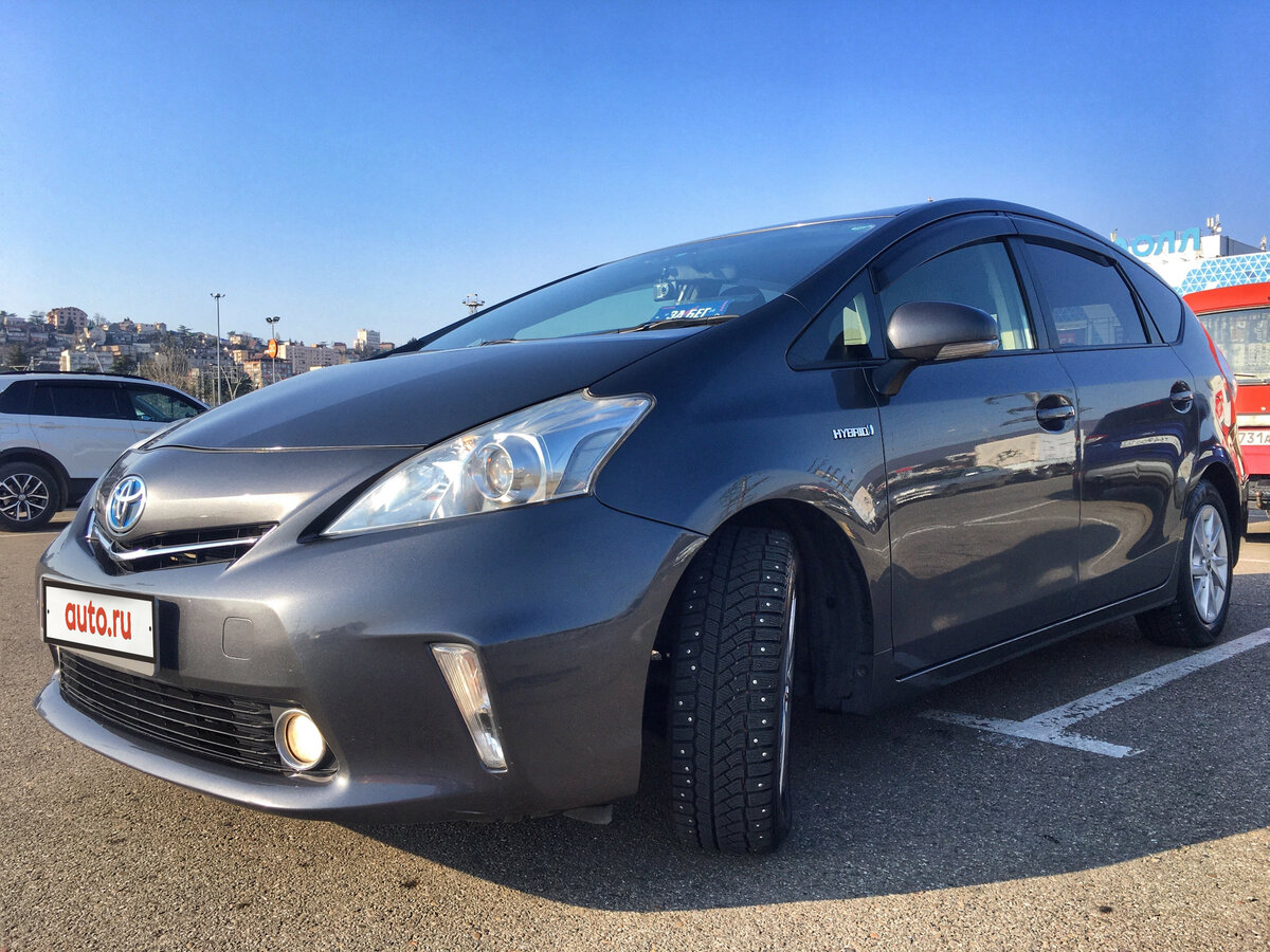 Toyota Prius 2012 универсал
