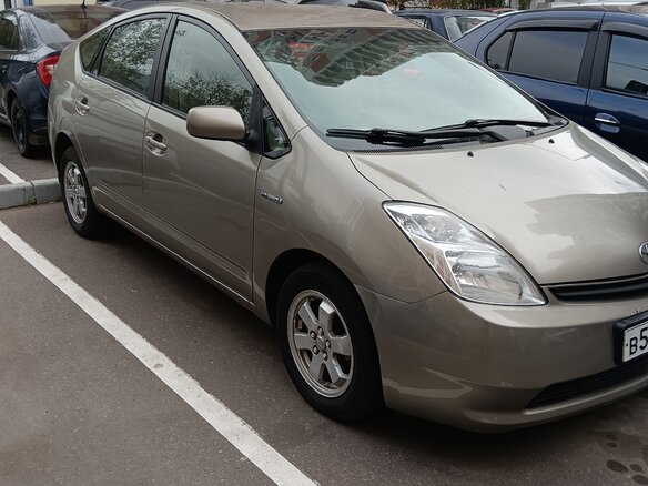 2008 Toyota Prius II Рестайлинг (XW20), бежевый, 830000 рублей - вид 1