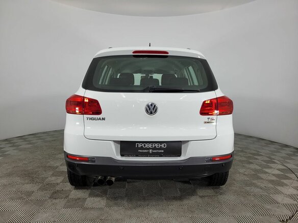 2016 Volkswagen Tiguan I Рестайлинг, белый - вид 4