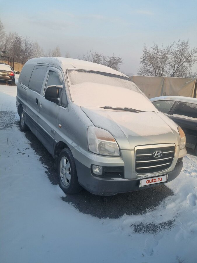 Серый хендай старекс