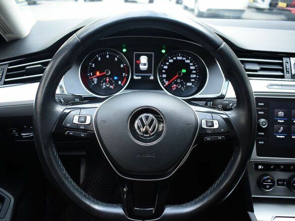 2017 Volkswagen Passat B8, чёрный, 1995000 рублей - вид 9