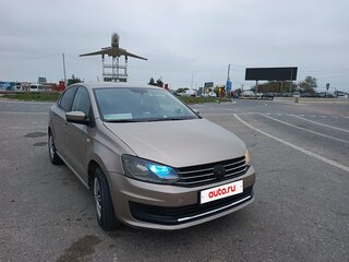 2017 Volkswagen Polo V Рестайлинг, бежевый, 730000 рублей, вид 3