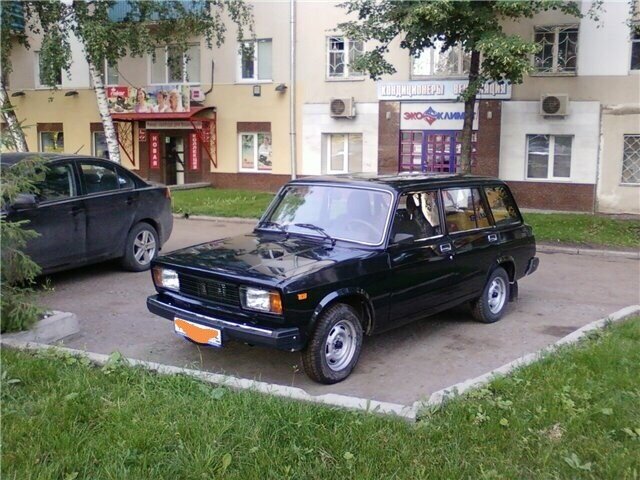 ВАЗ 2104 черная