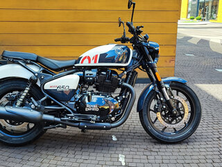 Royal enfield cruiser 650 price hotsell