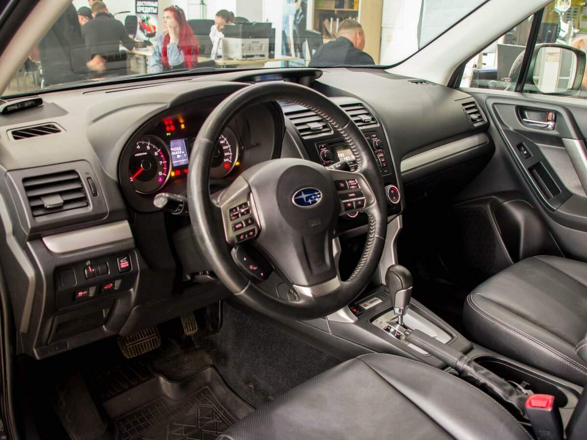 Subaru Forester 3 салон правый руль