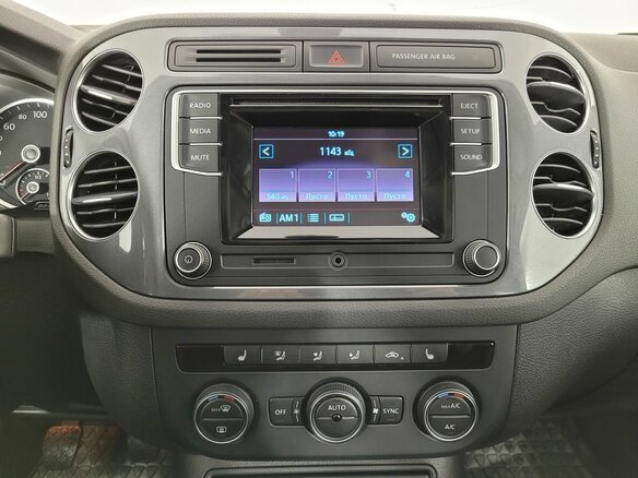 2016 Volkswagen Tiguan I Рестайлинг, белый - вид 15