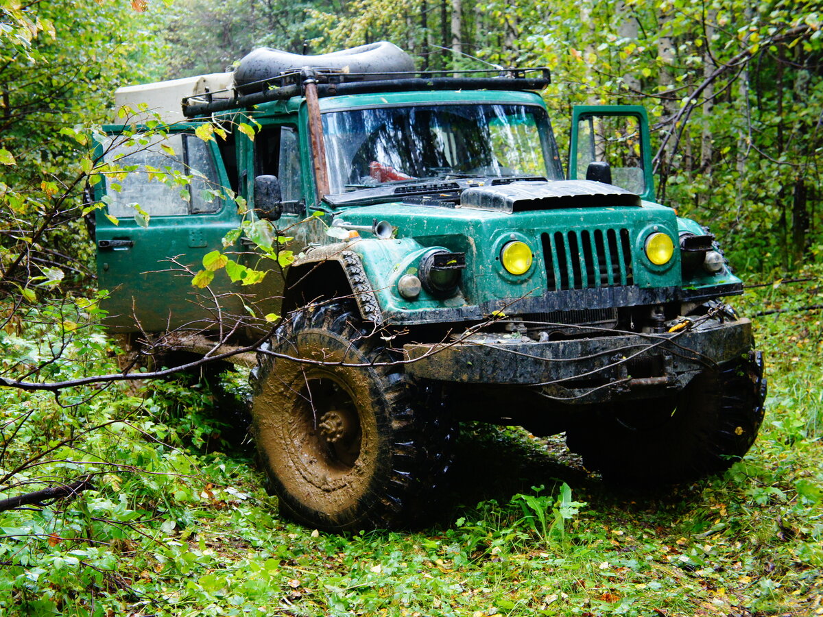 Купить б/у ГАЗ 3325 Егерь II дизель механика в Ревде: зелёный кунг 2012 ...
