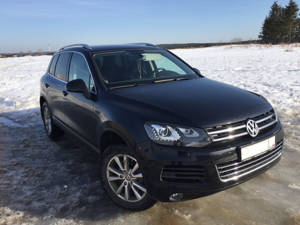 Volkswagen Touareg 2011 черный