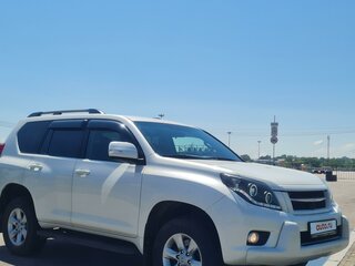 2012 Toyota Land Cruiser Prado 150 Series, белый, 3200000 рублей, вид 1