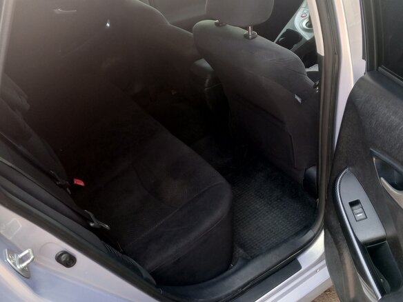 2012 Toyota Prius III Рестайлинг (XW30), голубой, 1200000 рублей - вид 8