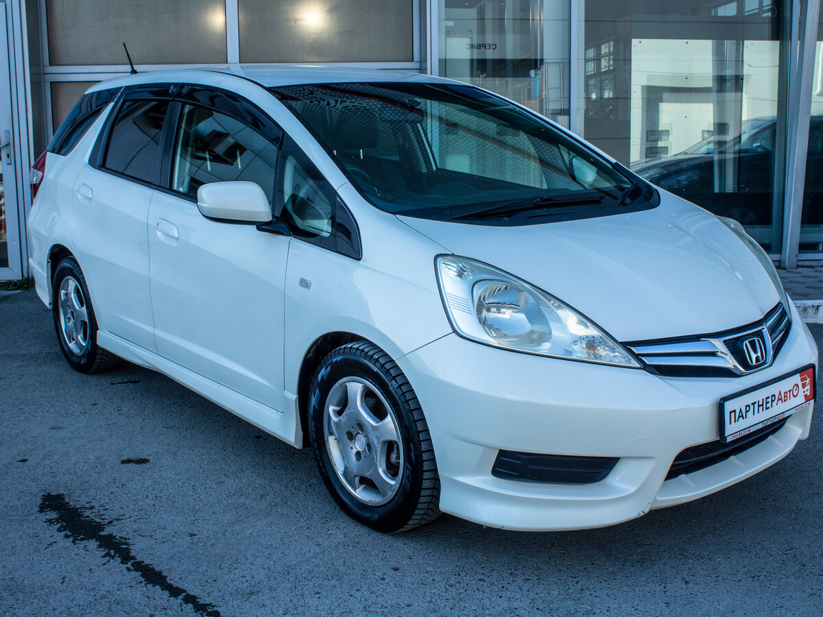 Купить б/у Honda Fit Shuttle I 1.5 CVT (120 л.с.) бензин вариатор в ...